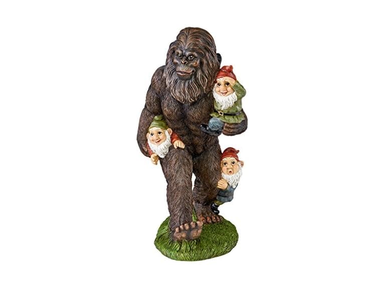 Design Toscano Schlepping the Garden Gnomes