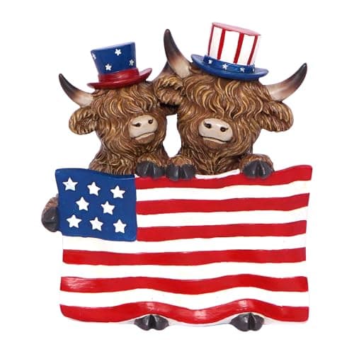 5.91inch Highland Cow 4th of July Decor, Patriotic Highland Cow Figurine Holding American Flag, Rustic Resin Figurine for Farmhouse Table Decoration, US 250th Independence Patriotic Memorial Day Gift