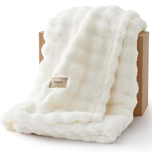 Plush Throw Blanket Only $9.89 on Amazon (Reg. $24)